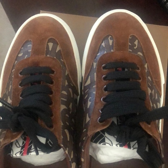 Burberry sneakers  NWT - Picture 6 of 15